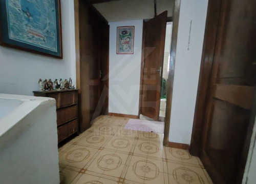 Se Vende Casa En El Rosal, De Estratégica Ubicación Habitable 5/5/5 Interesante Potencial Comercial Y Residencial Con Posibilidades De Ampliar