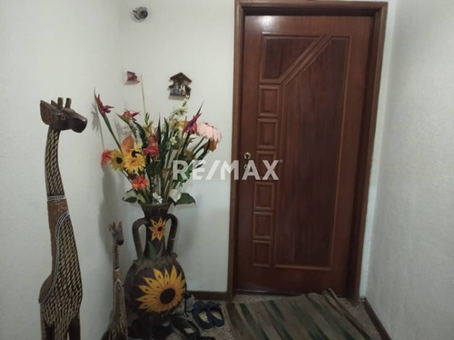 Se Vende Hermoso Ph Con Excelentes Acabados Totalmente Amoblado En La Candelaria Residencias Rio Caribe Jp