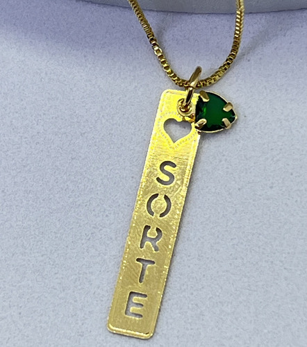 Colar Sorte Com Coração Pedra Cor Esmeralda Semijoia! Cor Dourado