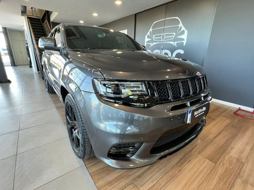 Imagen 8 de 20 de Jeep Grand Ckerokee Srt