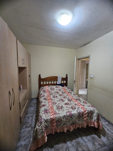 Imóvel Com Duas Casas E Quintal Grande - Documento Todo Regu