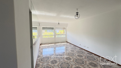 Oportununidad - Venta Amplio Departamento De 100m2 - 2 Dormitorios Mas Comodin Mas Cochera
