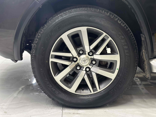 Toyota Hilux SW4 2.8 SRX 4X4 7 LUGARES 16V TURBO INTERCOOLER DIESEL 4P AUTOMÁTICO