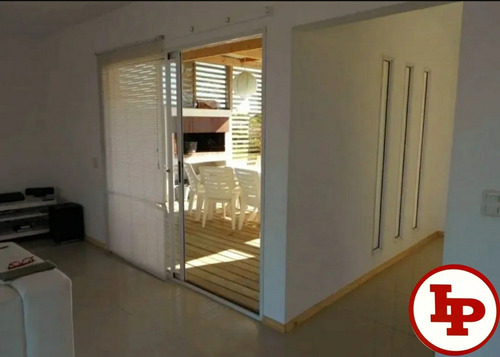 Casa 4 Dorm, 3 Baños, Balneario Buenos Aires Frente Al Mar.