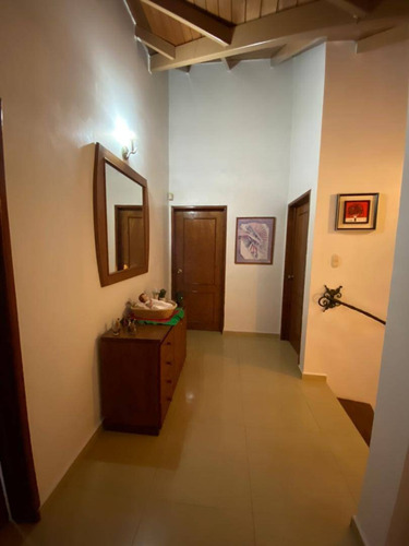 Imagen 5 de 30 de Maria Eugenia Blanco Vende Casa En Altos De Guataparo, Valencia 125541