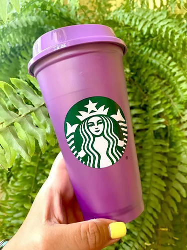 Starbucks lanza una hermosa colección de vasos morados: ¿cuánto