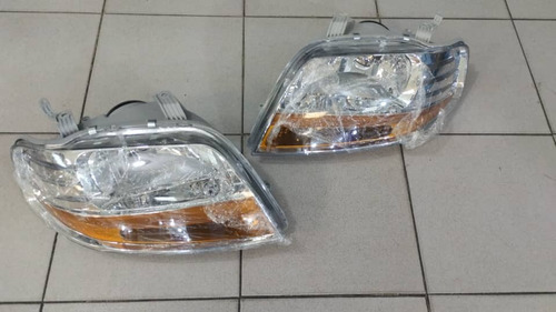 Par De Faros Delanteros De Chevrolet Aveo 08-10