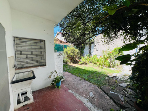 Casa De 3 Ambientes En Alquiler, En San Isidro