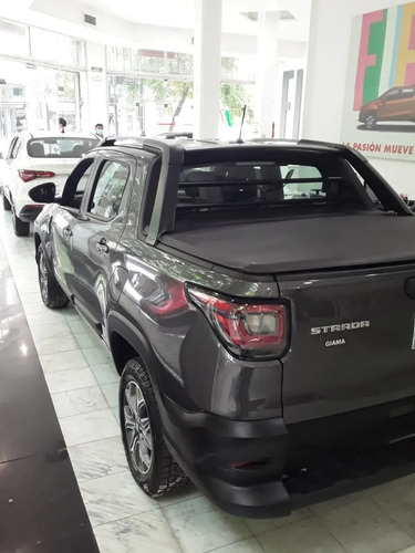 Imagen 9 de 25 de Fiat Strada Volcano Full 0km Permuta Llave Por Llave Usado B