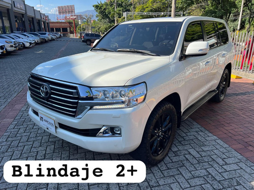 Toyota Land Cruiser Lc200 Vxr 4.6 At 4x4 2021 Blindaje 2+