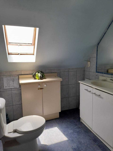 Amplia Casa 215 M2,10 Dormitorios Uso Cpmerci (86807)