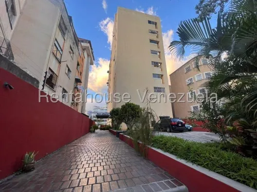 Las Acacias Mls# 25-12440 Wm