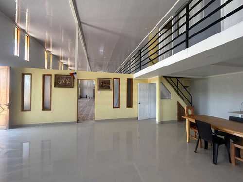 Residencial Con Galpon En Arriendo (69490)