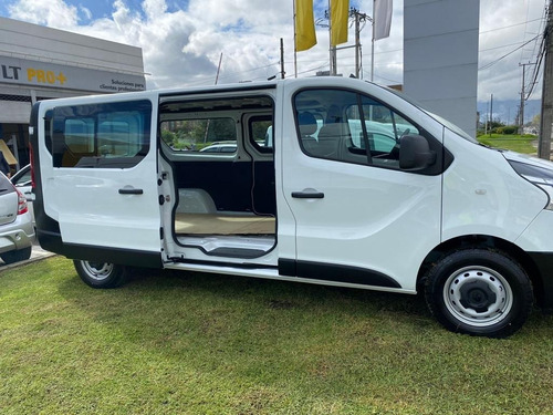 Imagen 12 de 15 de Renault Trafic Techo Bajo Carga Euro 5