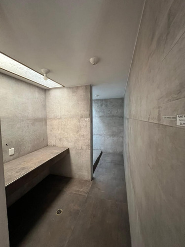 Casa Con Uso De Suelo Comercial De 290m2 En División Del Norte