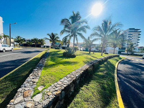 Terreno En Venta En Veracruz, Fracc. Lomas Del Sol En La Riviera Veracruzana.