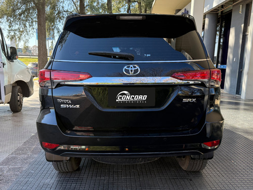 Toyota Hilux SW4 2.8 Srx 177cv 4x4 7as At