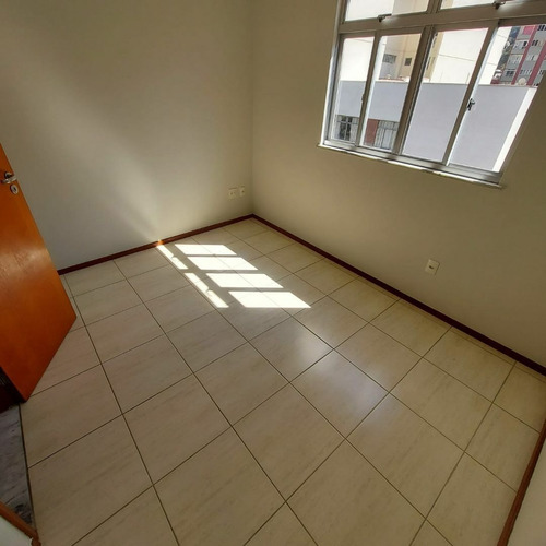 Imagem 9 de 14 de Apartamento Quarto E Sala Cozinha Banheiro Sacada Com Varand