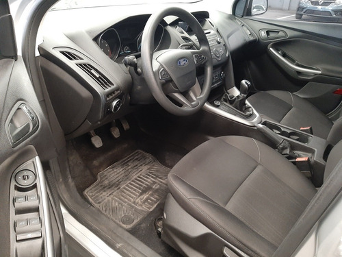 Imagen 8 de 11 de Ford Focus S 1.6 Nafta 5 Puertas Aa475 Lum