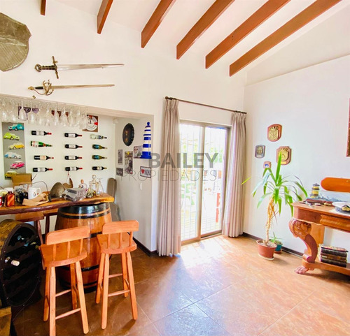 Casa En Arriendo De 4 Dorm 4 .b , Los Pinos ,reñaca