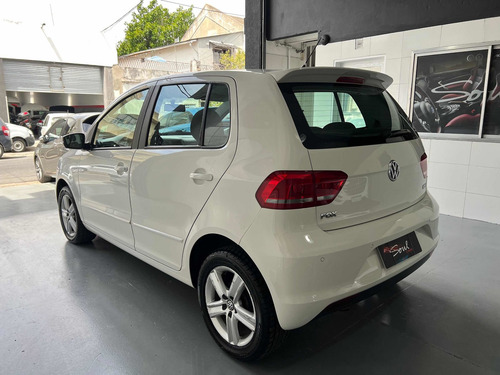 Imagen 7 de 14 de Volkswagen Fox 2015 1.6 Confortline Pack Saf