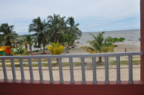 Vencambio Cabaña + Lote Al Frente Del Mar Barrio Caribe Necoclí  