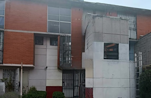 Venta De Casa En Fuentes De Ecatepec, Ecatepec De Morelos. Jtc068
