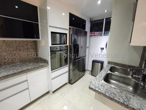 Maria Elena Latouche Se Vende Townhouse Imponente En Mañongo Completamente Amoblado. Planta 100% Y Pozo. Ven Visítalo !! Mels 23-21578