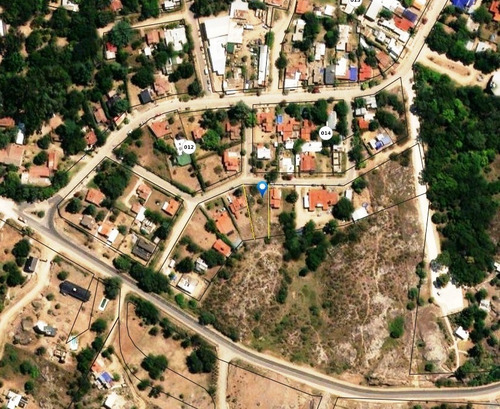 Vendo Lote En Tanti - Centro - A 100 M Av. Belgrano Con Servicios
