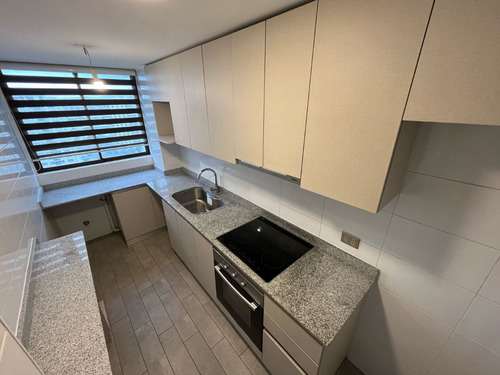 Amplio Arriendo Macul 2 Dormitorios + 2 Baños + 1e