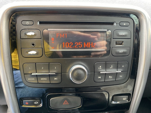 Imagen 17 de 25 de Renault Logan Expression 1.6 2013
