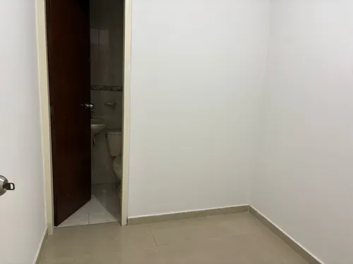 Edificio En Venta En El Ingenio Iii. Cod V8562