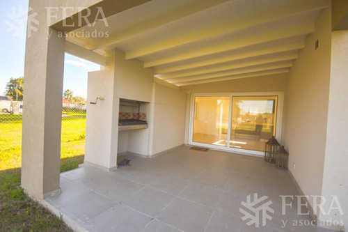 Imagen 11 de 12 de Venta De Casa 3 Ambientes En Fincas De Hudson (24242)