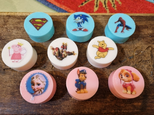 15 Bolsitas De Tul + Jabones + Sticker Cumpleaños Temáticos