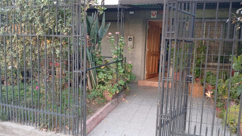 Casa En Calle Rey Gustavo Adolfo. Villa Suecia.