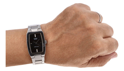Reloj Para Hombre Casio *mtp-1165*. Plateado Plateado Negro (Usado)