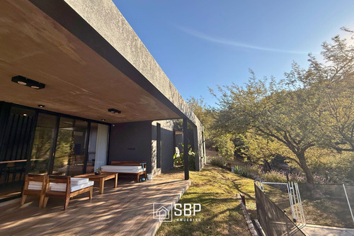 Se Vende Casa | Country La Deseada | Seguridad 24hs | 350 M2