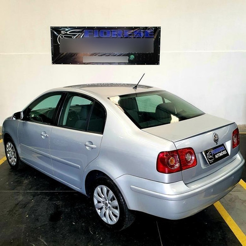 Imagem 4 de 9 de Volkswagem Polo Sedan 1.6