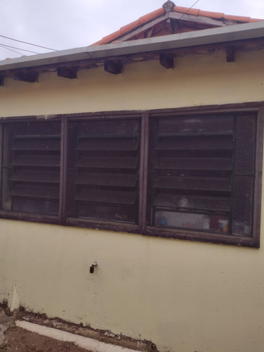 Vende Se Sítio Na Cidade De Pereiras Sp 30.000 Metros 2 Casa