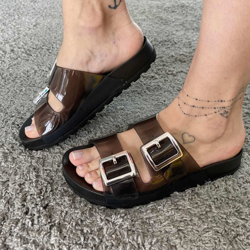 Imagem 3 de 4 de Birken Rasteira Chinelo Flat Moleca Com Fivelas.