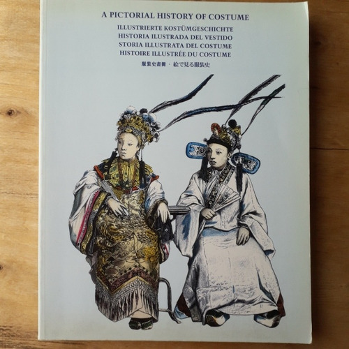Livro  Apictorial History Of Costume