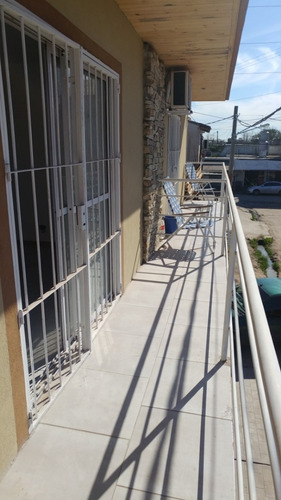 Venta En Block. Local A Estrenar + 10 Deptos De 2 Y 3 Amb + 4 Cocheras. Ideal Inversor.