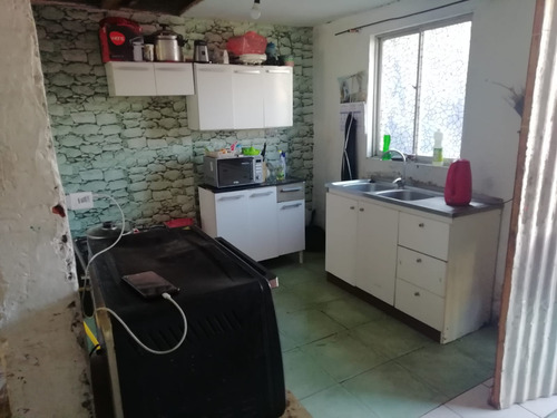 Venta De Casa 2 Pisos En Colina, Santiago 5d 1b