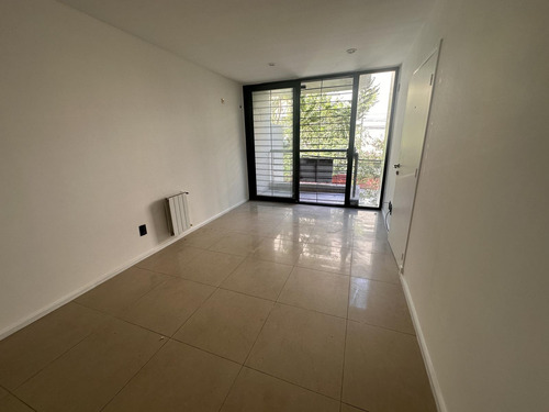Semipiso Con Cochera En Venta - 2 Dormitorios
