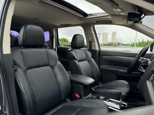 Mitsubishi Outlander 3.0 MIVEC V6 HPE-S AWD