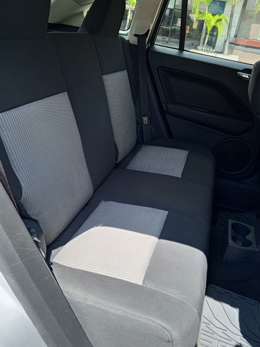 Imagen 12 de 18 de Dodge Caliber Le