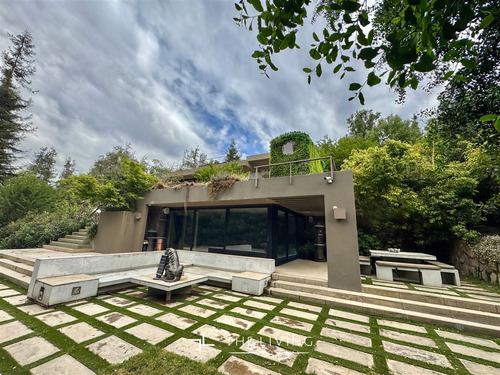 Casa En Arriendo De 7 Dorm. En Lo Barnechea