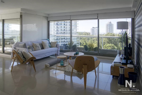 Vende Gran Apartamento En Brava - Punta Del Este De 3 Dormitorios