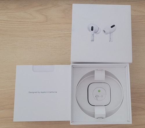 Caja De Airpods Pro Gen 1 Con Papelería Y 2 Pares De Gomas Blanco (Usado)