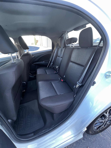 Imagen 6 de 11 de Toyota Etios 1.5 Xls At 5p